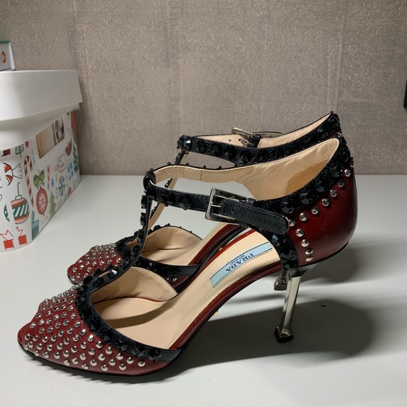 PRADA t strapped sandal with 2.5” heels - Picture 4 of 7